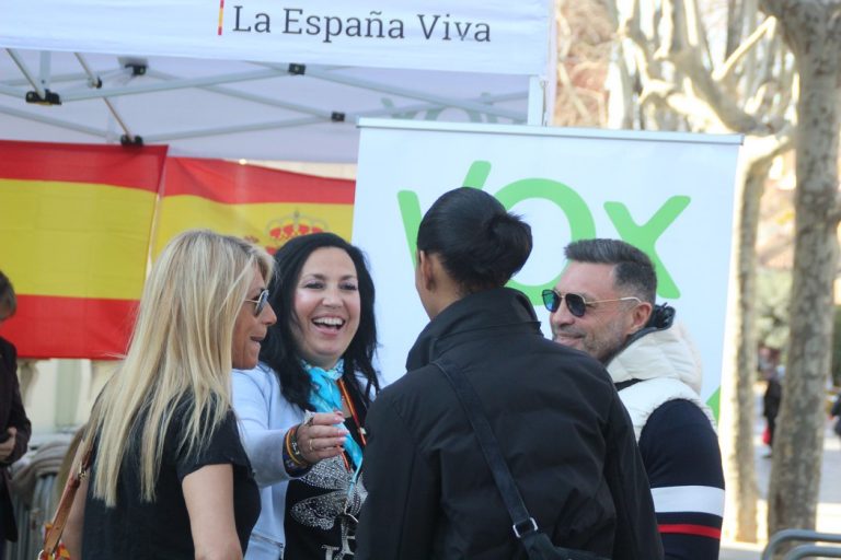 La «España Viva» financia la campaña del 28-A de VOX, más de 106 mil € en 8 horas