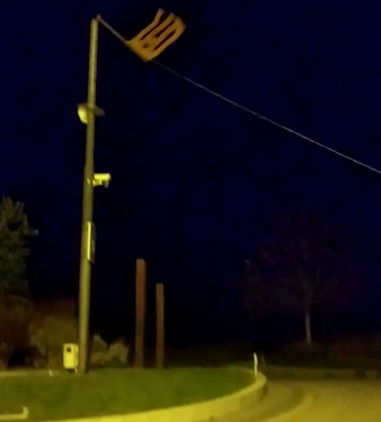 La Resistencia tumba la gigante Estrellada de hierro de Llinars del Vallés y limpia San Celoni