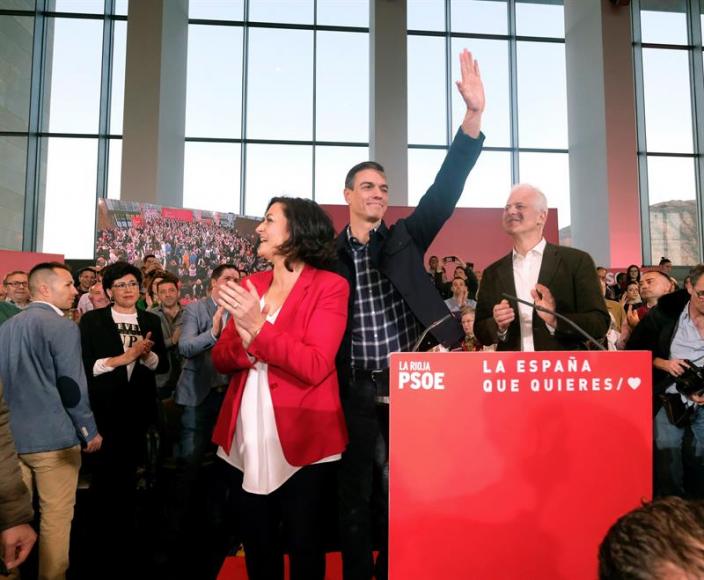 FOTOGRAFÍA. LOGROÑO (LA RIOJA) ESPAÑA, 14.03.2019. El presidente del Gobierno y secretario general del PSOE, Pedro Sánchez (c). Efe
