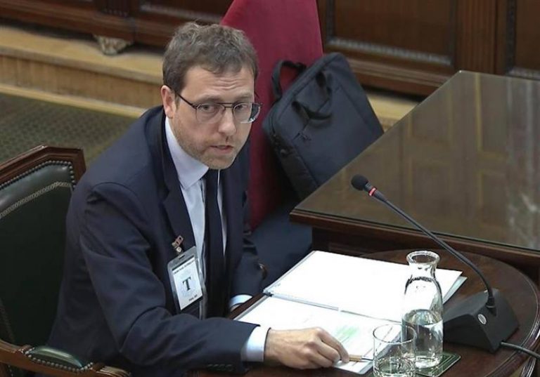 El «Diplocat» de la Generalitat reconoce malversación en el 1-O