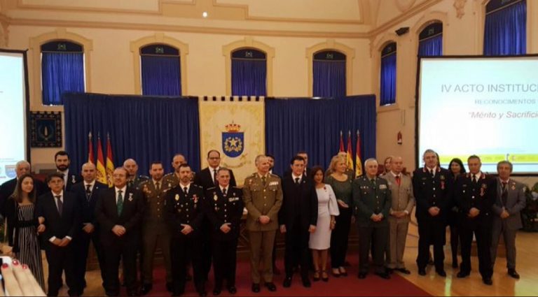 Condecoran a los Mozos constitucionalistas por su «sacrificio» por España