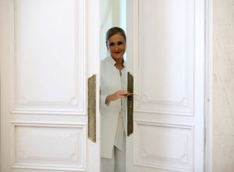 Cristina Cifuentes pide su baja del PP