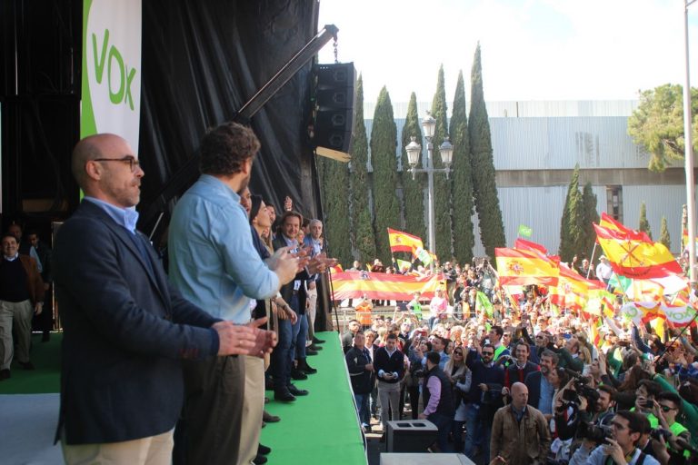 «Cuidado» independentistas, viene un «torbellino» cofundador de VOX