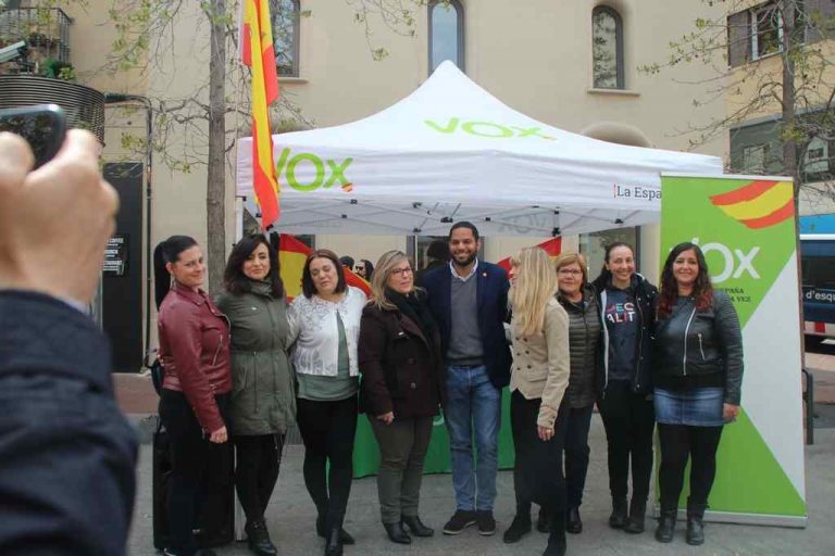 VOX recupera sus calles en Tarrasa ante la cobardía de unos CDR desaparecidos