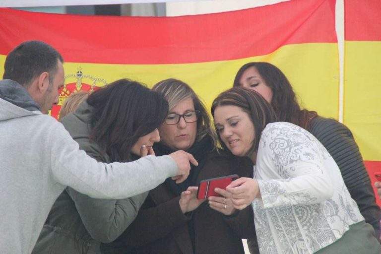 Para unos «barrios seguros», Vox propone «multar» a países que usen inmigrantes ilegales como «arma diplomática», «ilegalizar» las ONG de ‘barcos taxis’ y «control de fronteras»