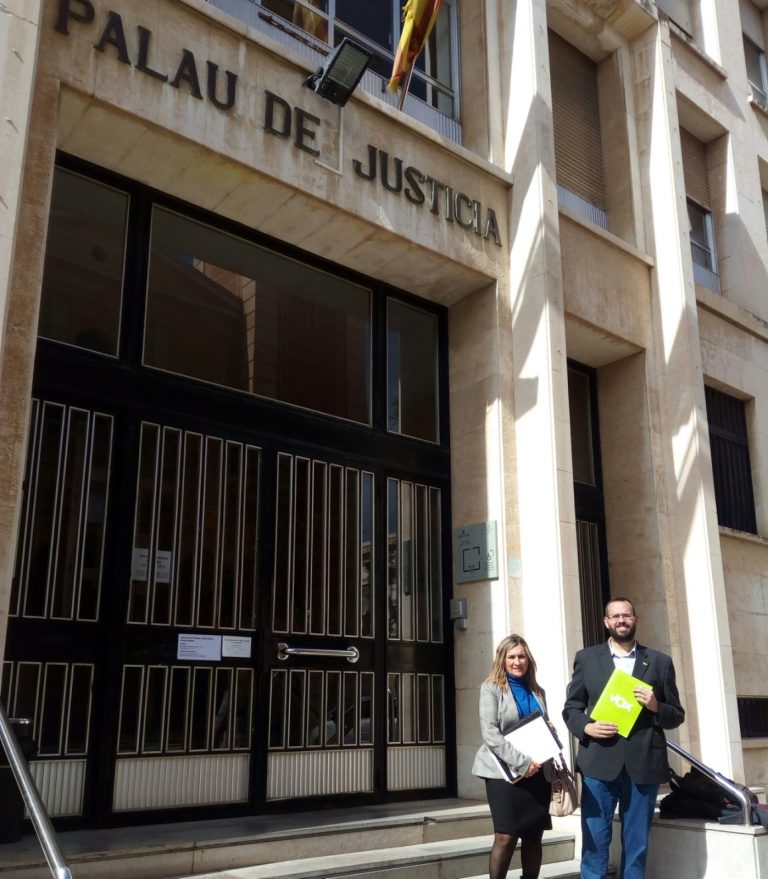 VOX pide ante la Junta Electoral la retirada de Lazos y Estrelladas en espacios públicos de Tarragona