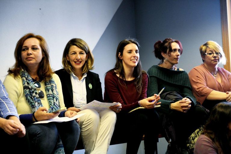 Podemos promete a las españolas «derecho constitucional a trabajo digno»