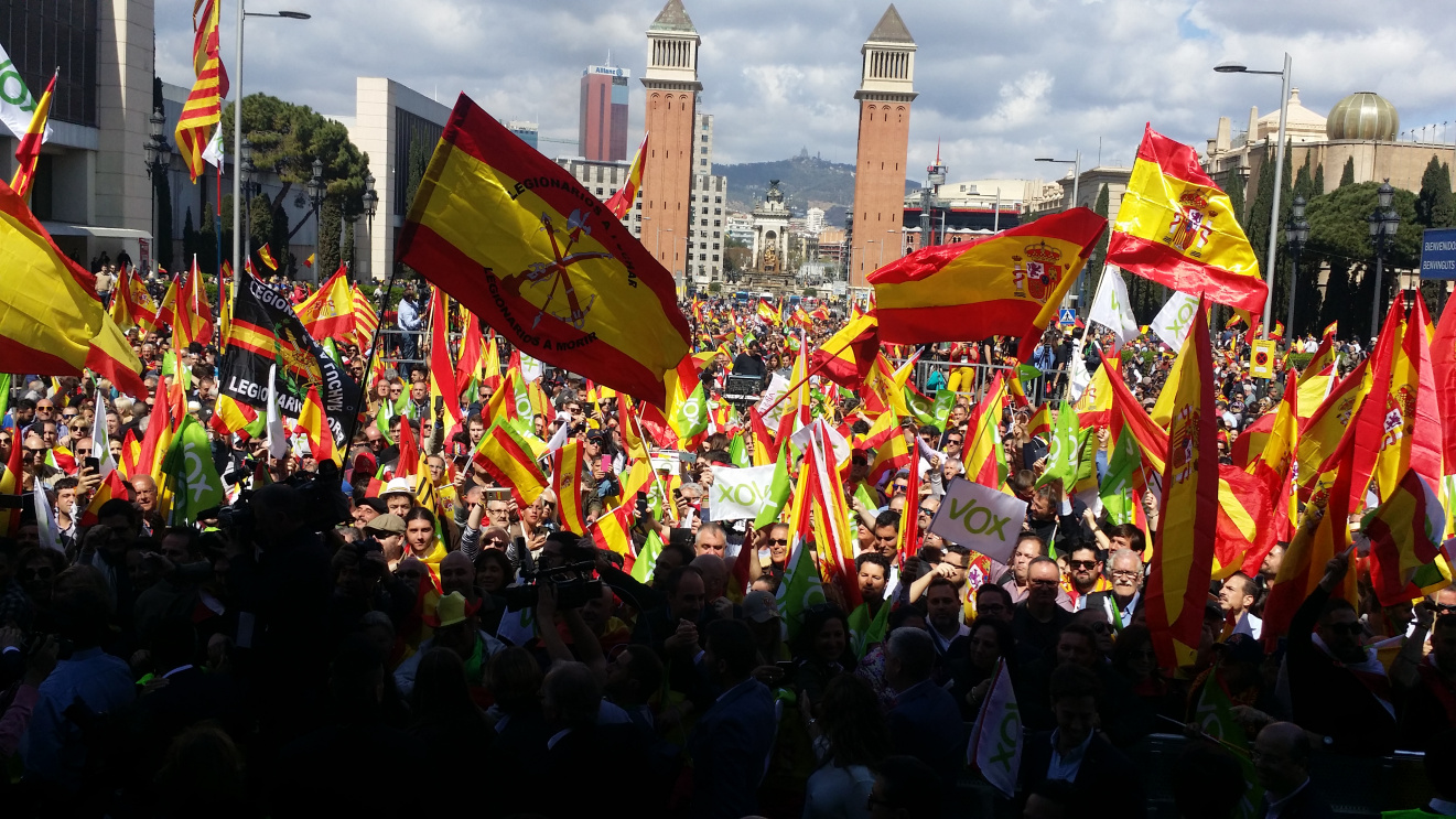 FOTOGRAFÍA. PLAZA DE ESPAÑA CON AVENIDA REINA MARIA CRISTINA DE BARCELONA 8CATALUÑA) ESPAÑA, 30.01.2019, Vista general del acto más multitudinario de VOX hoy, sábado, 30 de marzo de 2019, en la Avenida Reina Maria Cristina. Lasvocesdelpueblo
