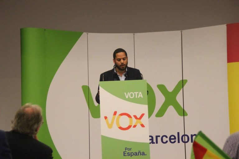Vídeo primer mitin del 28A de VOX en Badalona (Cataluña) con Ignacio Garriga