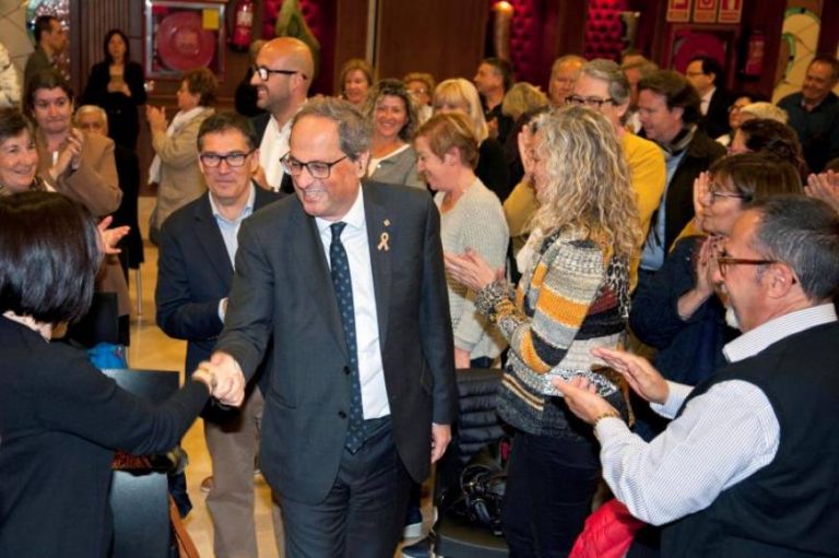 Torra inicia la internalización «urgente» del Procés con readmisión del personal cesado