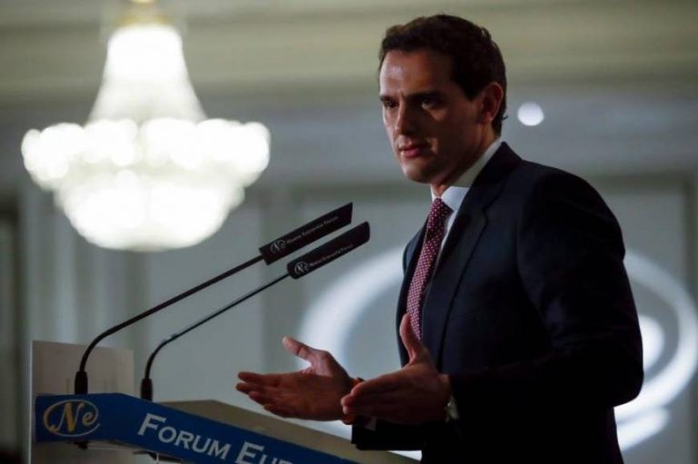 Rivera: PP y PSOE pierden militantes y votos por sus «políticas suicidas»