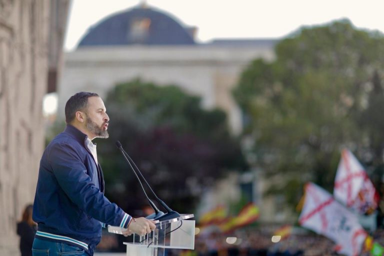 VOX y PP suben en «voto directo» mientras caen PSOE y Cs, según la «cocina» del CIS