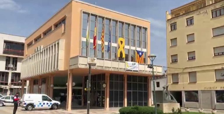 VOX lleva ante la (JEZ) los Lazos y Estrelladas de Santa Coloma de Farners (Gerona)