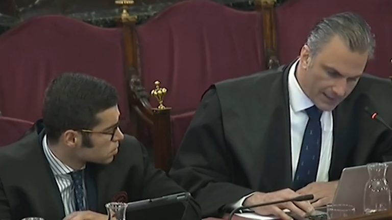 Vídeo. VOX humilla al jefe de Mozos independentistas Albert Donaire Malagelada