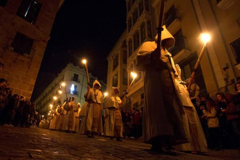 Guían la Hermandad Penitencial del «Cristo de la Buena Muerte» en Zamora