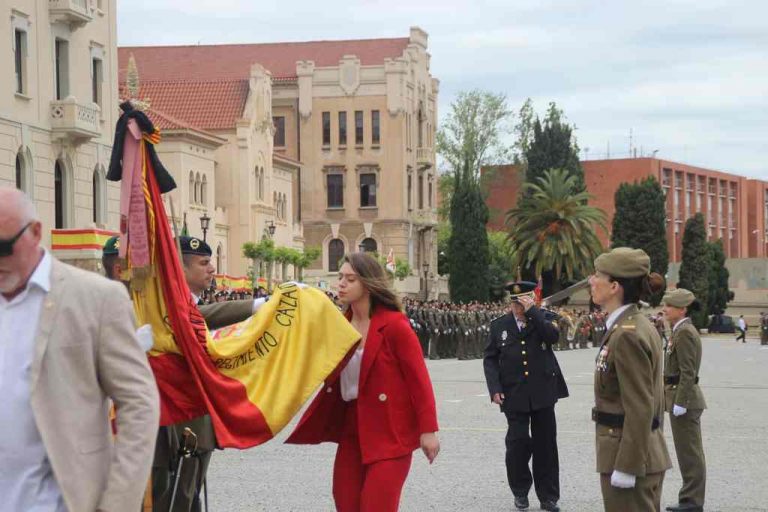 Jura de Bandera| 600 catalanes sellarán el sábado 14M en Barcelona su compromiso con España en el acuartelamiento «El Bruch»