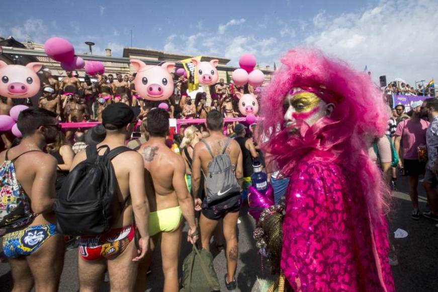 FOTOGRAFÍA. BARCELONA (ESPAÑA), JUNIO DE 2018. Vista de los homosexuales durante el festival reivindicativo de los derechos del colectivo LGTBI+ del «Pride Barcelona». Efe