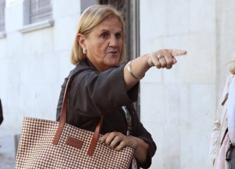 La ex presidenta del Parlamento de Cataluña tacha de «cerdos» al PP y Ciudadanos Cs