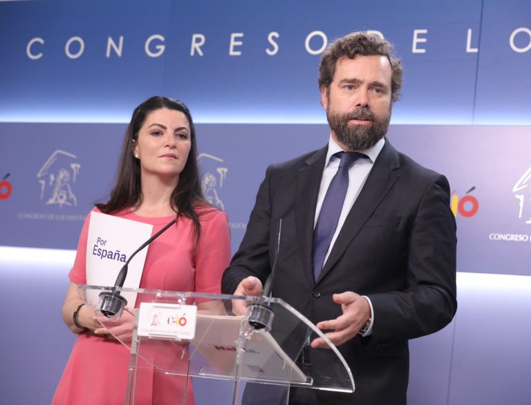 FOTOGRAFÍA. CONGRESO DE LOS DIPUTADOS (MADRID) ESPAÑA, 31.05.2019. El portavoz de Vox en el Congreso, Iván Espinosa de los Monteros (d),y diputada verde, Macarena Olona (i). Ñ Pueblo
