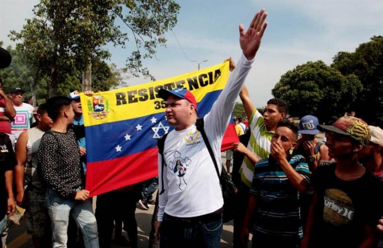 Los jefes militares apoyan el levantamiento del presidente Guaidó en Venezuela