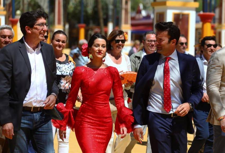 FOTOGRAFÍA. JEREZ (ESPAÑA), 12.05.2019. La portavoz nacional de Ciudadanos, Inés Arrimadas (c); el portavoz de Ciudadanos en Andalucía, Juan Marín (i). Efe.