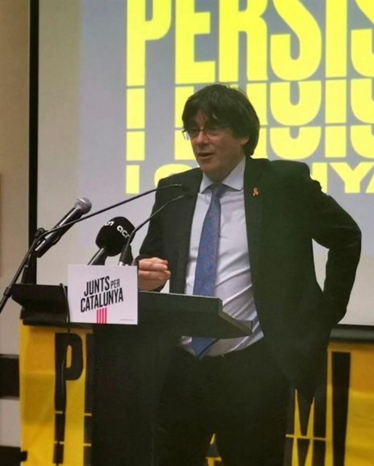 Puigdemont dice que no jurará su escaño europeo en España como prevé la Ley