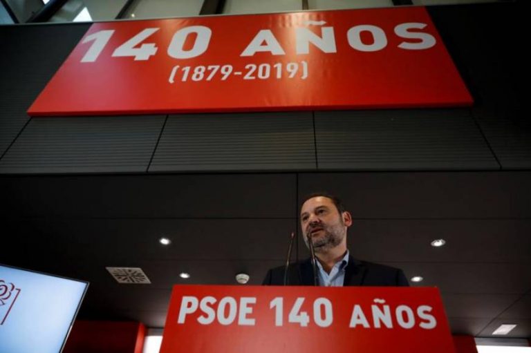 El PSOE se plantea subir los «impuestos» para su «justicia social» y salvar la «democracia»