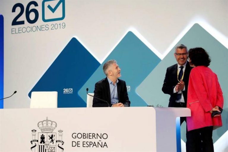 Los colegios del 26M abren con «total normalidad» en España