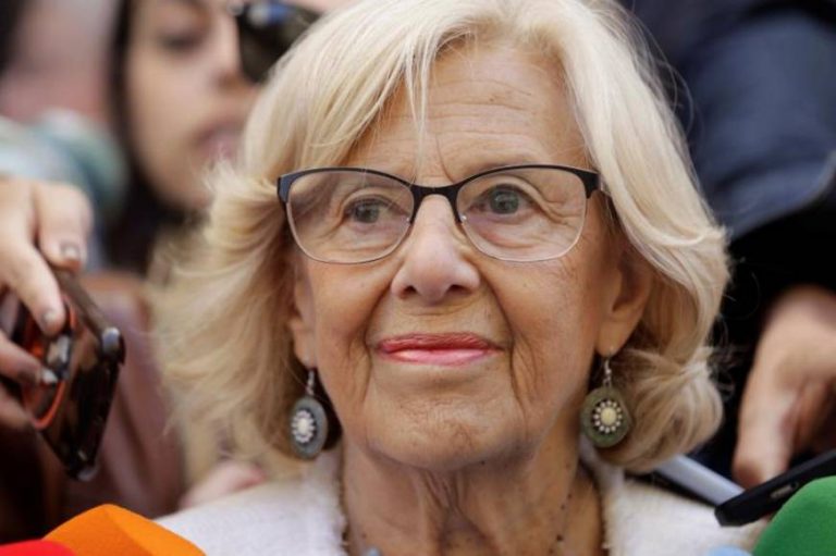 Carmena anuncia su candidatura a la investidura insinuando pacto con Ciudadanos Cs