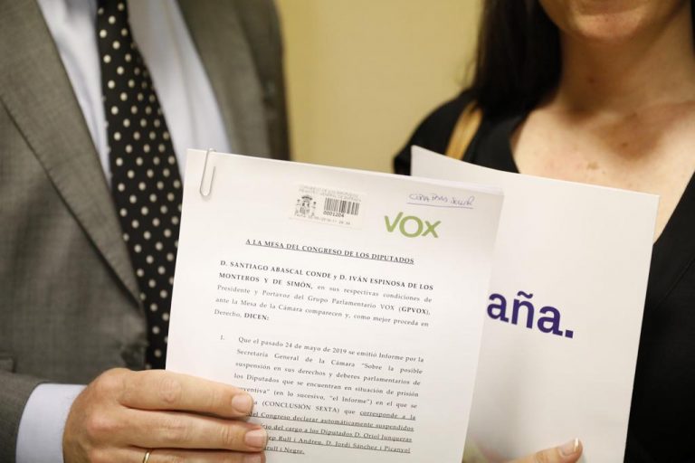 FOTOGRAFÍA. MADRID (ESPAÑA), 30.05.2019. El portavoz del Grupo Parlamentario VOX, Iván Espinosa de los Monteros (i), Macarena Olona (d). Ñ Pueblo