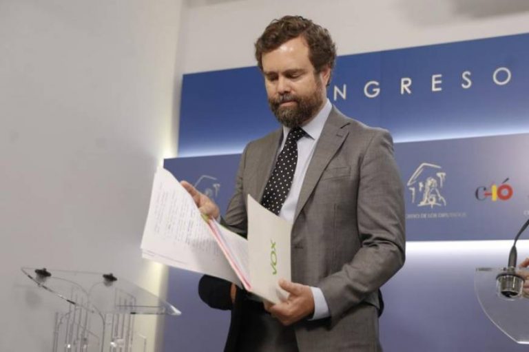VOX quitaría su apoyo al Gobierno del PP y Cs en Andalucía por engaños
