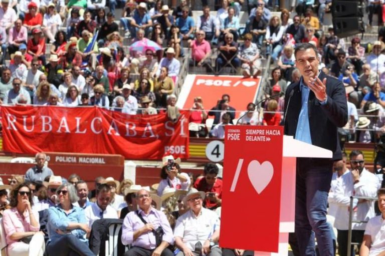 Sánchez: Hay que «ponerle tarjeta roja a VOX, PP y Cs el 26M» en las urnas