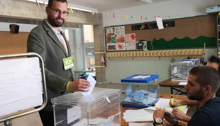 Jordi Ferré (VOX) vota por una administración sin la obligatoriedad del catalán