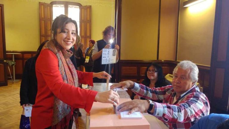 Vanessa Garrido (VOX Rubí) vota por la libertad de las mujeres ante «feminismo» salvaje