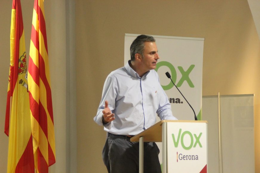 FOTOGRAFÍA. SALT (GERONA), 11.05.2019. Vista de los simpatizantes y militantes de VOX hoy en el Auditorio Coma Cros de Salt (Gerona). Lasvocesdelpueblo (123)