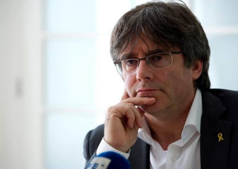 Puigdemont pide un «gobierno de PSOE y Podemos» para «negociar» la independencia