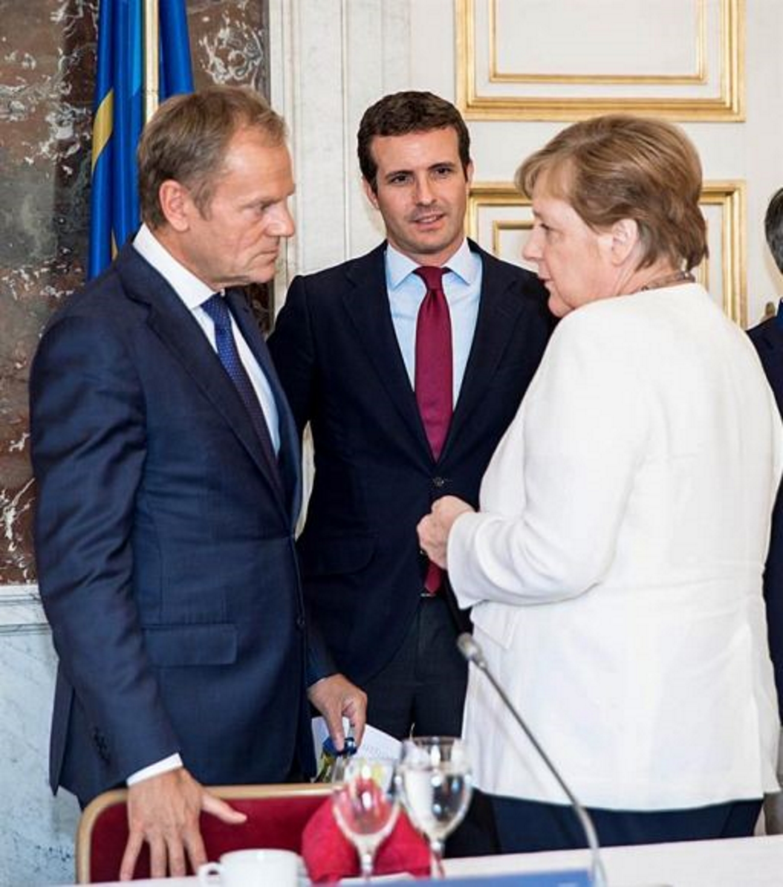 FOTOGRAFÍA. BRUSELAS (BÉLGICA), 30.06.2019. De izquierda a la derecha de la imagen facilitada por el PP del presidente del Consejo Europeo, el polaco Donald Tuske. Efe