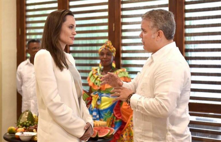 FOTOGRAFÍA. CARTAGENA (COLOMBIA), 08.08.2019. Fotografía cedida por la Presidencia colombiana que muestra al presidente de Colombia, Iván Duque (d). Efe