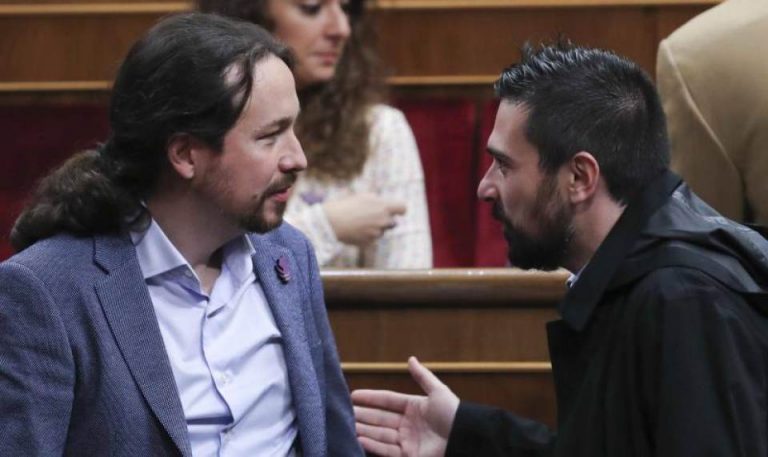 FOTOGRAFÍA. CONGRESO DE LOS DIPUTADOS MADRID (ESPAÑA), AÑO 2019. El líder de Podemos, Pablo Iglesias y Ramón Espinar (d). Efe