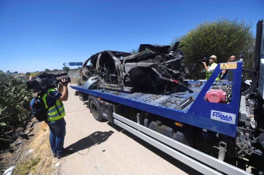 FOTOGRAFÍA. KM 17 DE A376 ULTRERA (SEVILLA) ESPAÑA, Imagen que muestra el vehículo en el que viajaba el futbolista Antonio Reyes. Efe FOTOGRAFÍA. KM 17 DE A376 ULTRERA (SEVILLA) ESPAÑA, Imagen que muestra el vehículo en el que viajaba el futbolista Antonio Reyes. Efe