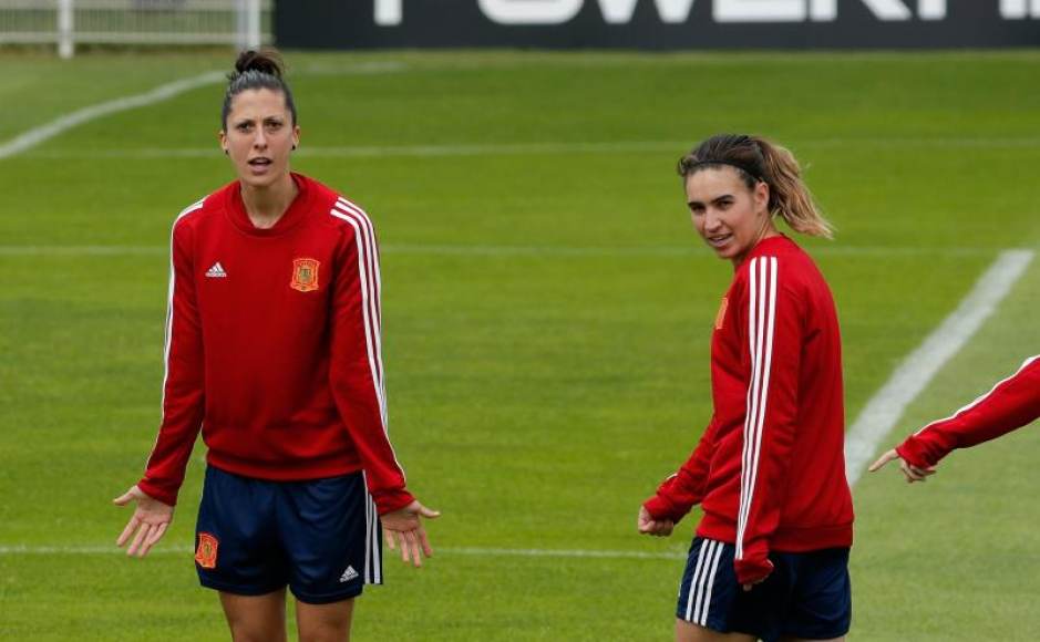 FOTOGRAFÍA. LE HAVRE (FRANCIA), 14.07.2019. Las jugadoras de la selección española, Jenni Hermoso (i) y Mariola Caldentey. Efe