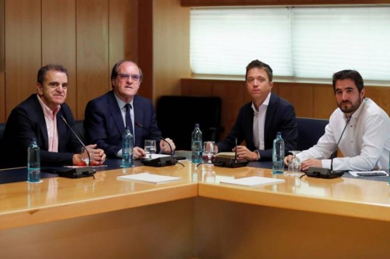 PSOE y Errejón (Podemos) ofrecen a «Ciudadanos» un «Gobierno de Cambio» en Madrid