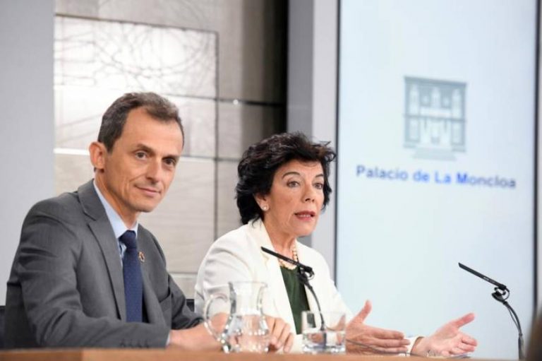 FOTOGRAFÍA. MADRID (ESPAÑA), 07.07.2019. El ministro de Ciencia, Innovación y Universidades Pedro Duque, y la ministra Portavoz Isabel Celaá. Efe.