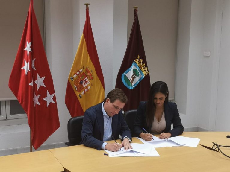 PP y Cs pactan gobernar juntos Madrid a expensas del apoyo de VOX
