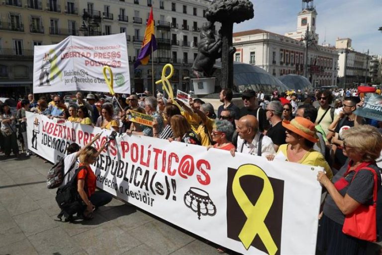 50 personas exigen en Madrid la independencia de Cataluña