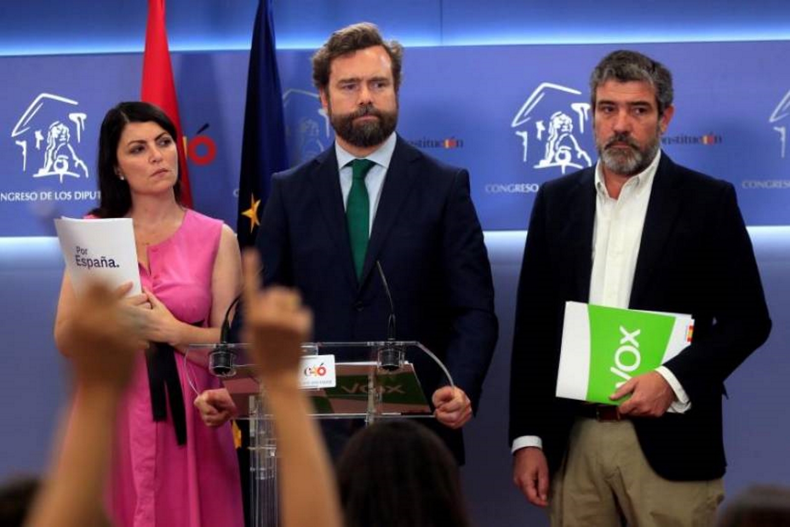 FOTOGRAFÍA. MADRID (ESPAÑA), 25.07.2019. El portavoz de Vox en el Congreso y del comité negociador de estos pactos, Iván Espinosa de los Monteros (c). Efe. FOTOGRAFÍA. MADRID (ESPAÑA), 25.07.2019. El portavoz de Vox en el Congreso y del comité negociador de estos pactos, Iván Espinosa de los Monteros (c). Efe.