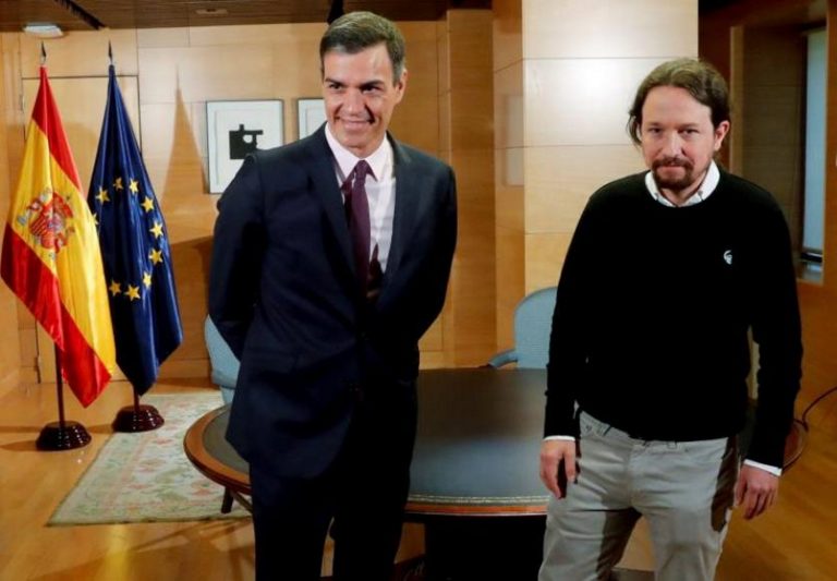 FOTOGRAFÍA. MADRID (ESPAÑA), AÑO 2019. El presidente del Gobierno en funciones, Pedro Sánchez (i) (psoe), y el líder de la formación de extrema izquierda en España, Podemos, Pablo Iglesias. Efe.