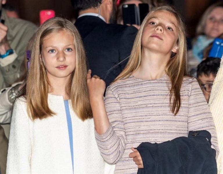 La princesa Leonor e infanta Sofía participarán en un campamento en EEUU