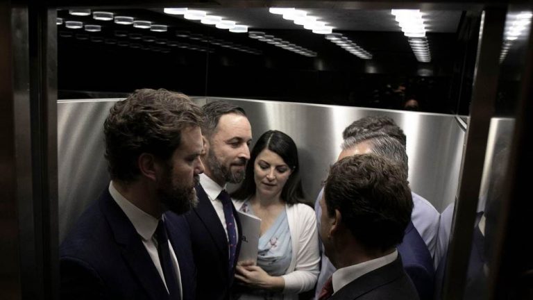 VOX anuncia con «enorme dolor y cariño» el «fin de camino de Macarena Olona Choclán»