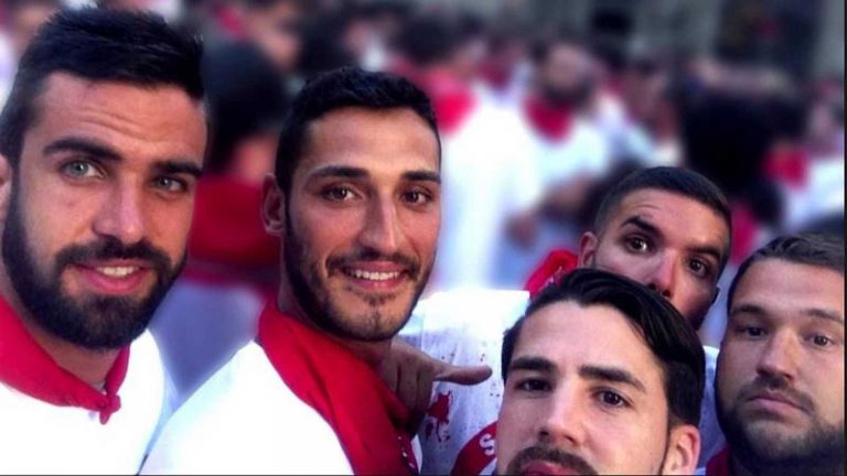 FOTOGRAFÍA. PAMPLONA (NAVARRA), SAN FERMINES 2016. Captura del vídeo de los miembros de 'La Manada' durante los Sanfermines de 2016. Efe